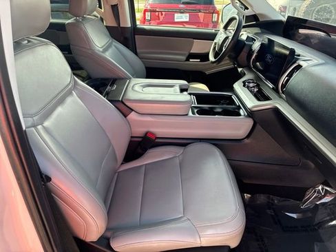 Used 2025 Ford Expedition Max Active RWD image 50