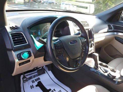 Used 2016 Ford Explorer XLT w/ Equipment Group 202A image 14