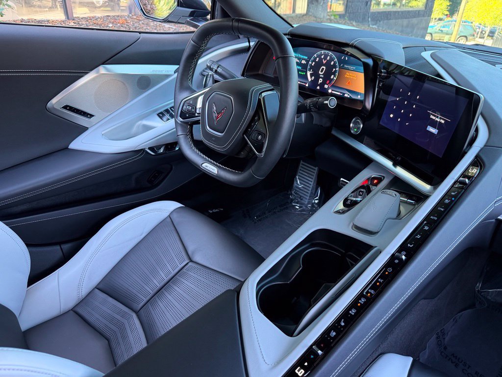 Used 2025 Chevrolet Corvette Z06 RWD image 36