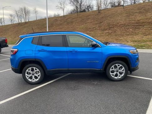 New 2026 Jeep Compass Latitude image 9