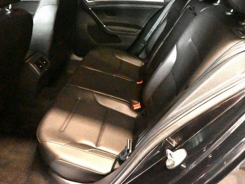 Used 2019 Volkswagen Golf Alltrack S image 8