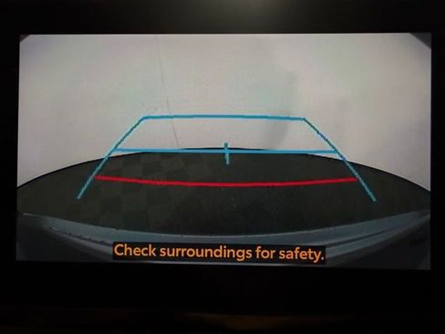 Used 2023 Toyota Highlander XLE image 27