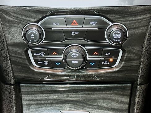 Used 2022 Chrysler 300 Touring w/ Sport Appearance Package AWD/4WD image 13