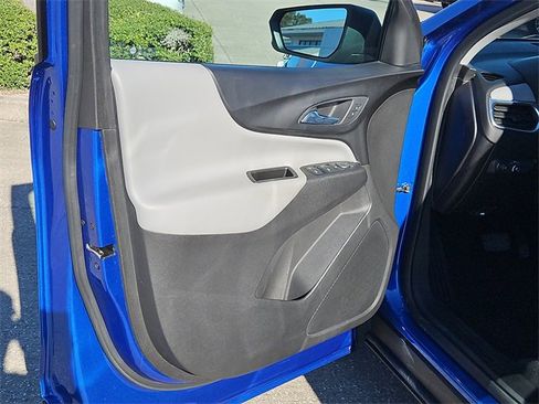 Used 2019 Chevrolet Equinox LS w/ LS Convenience Package image 16