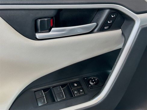 Used 2023 Toyota RAV4 Limited image 15