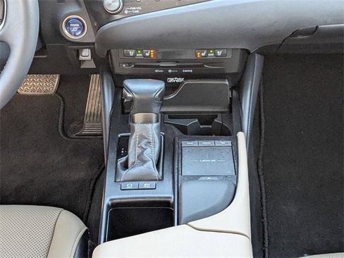 Certified 2021 Lexus ES 300h w/ Premium Package image 18