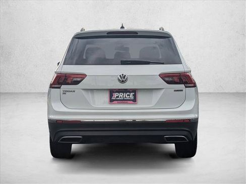 Used 2020 Volkswagen Tiguan SE w/ 3rd Row Seat Package AWD/4WD image 7