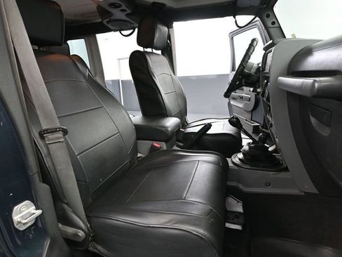 Used 2008 Jeep Wrangler Unlimited Sahara image 34