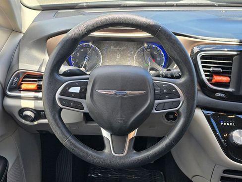 Used 2021 Chrysler Voyager Lxi FWD image 7