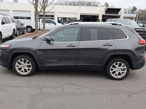 Used 2015 Jeep Cherokee Latitude w/ Cold Weather Group image 7