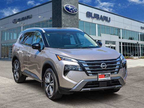 Used 2025 Nissan Rogue SL w/ SL Premium Package image 3