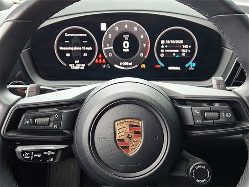 Used 2025 Porsche Cayenne w/ Premium Package Plus image 25