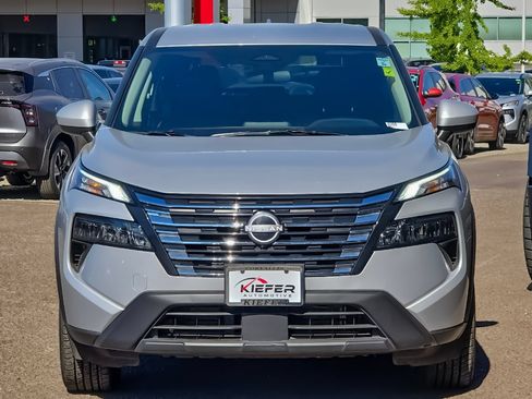 Used 2025 Nissan Rogue SV FWD image 5