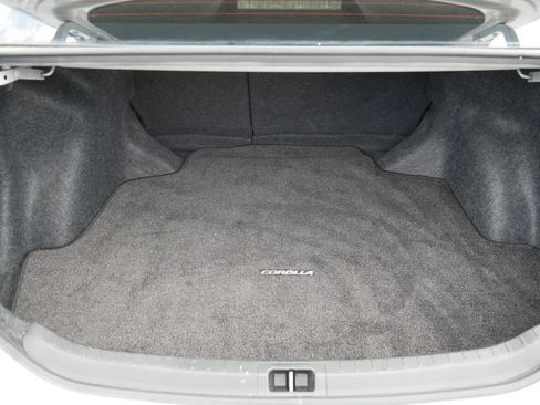 Used 2015 Toyota Corolla S FWD image 19