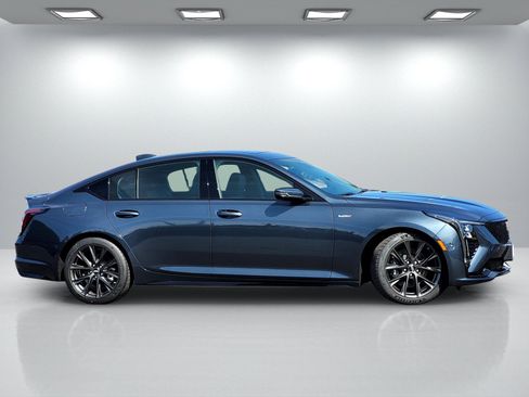 New 2026 Cadillac CT5 V w/ Technology Package RWD image 3