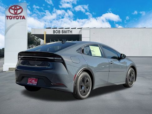 New 2026 Toyota Prius Plug-In Hybrid image 6