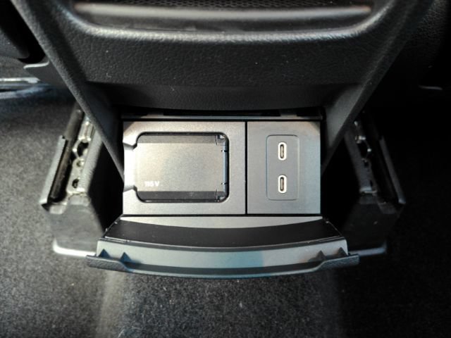 Used 2024 Mercedes-Benz GLB 250 w/ Driver Assistance Package image 31