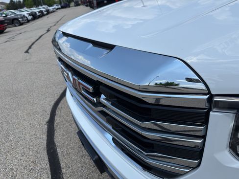 Used 2026 GMC Sierra 1500 SLT AWD/4WD image 8