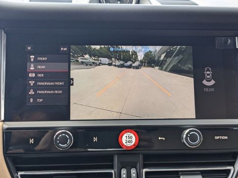 Used 2025 Porsche Macan AWD/4WD image 20