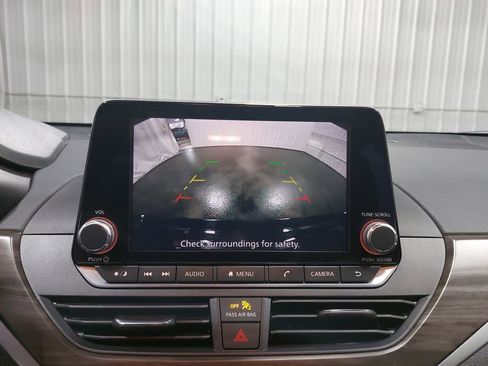 Used 2024 Nissan Altima 2.5 SV image 23