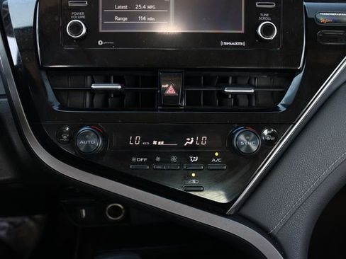 Used 2022 Toyota Camry SE image 34