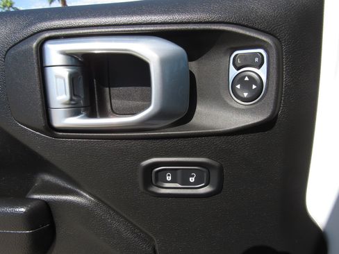 Used 2022 Jeep Wrangler Unlimited Sport image 21