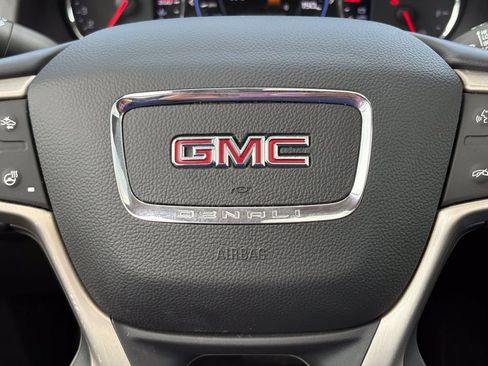 Used 2020 GMC Acadia Denali w/ Technology Package FWD image 26
