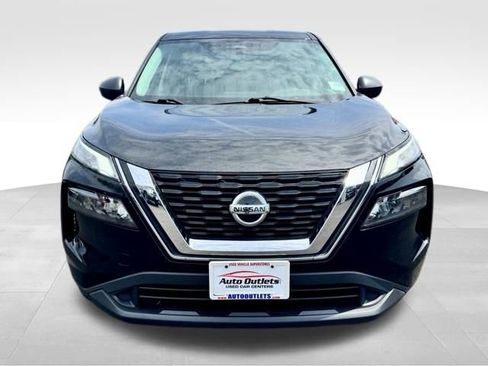 Used 2021 Nissan Rogue S image 2