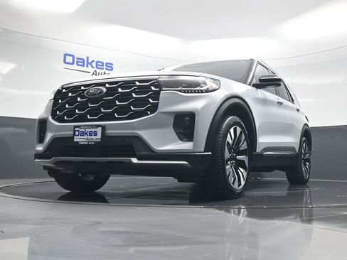 Used 2025 Ford Explorer Platinum w/ LUX Leather Package image 46