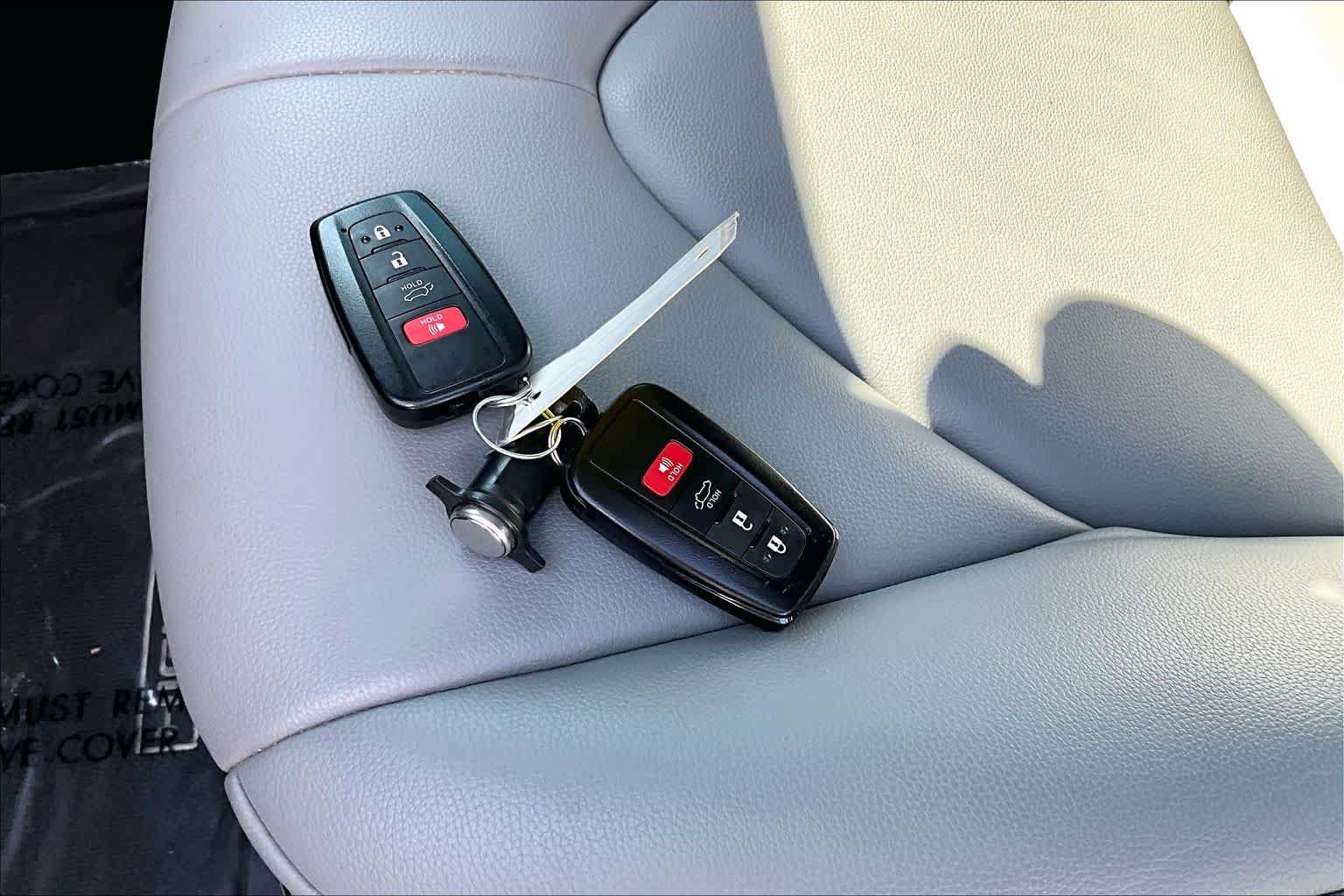 Used 2023 Toyota Highlander XLE FWD image 13