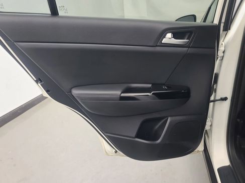 Used 2020 Kia Sportage EX image 19