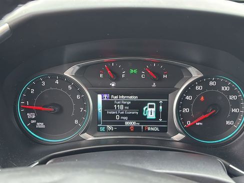 Used 2018 Chevrolet Equinox Premier image 16