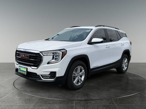 Used 2022 GMC Terrain SLE w/ Driver Convenience Package AWD/4WD image 3