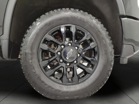 Used 2024 Chevrolet Silverado 3500 High Country w/ Midnight Edition AWD/4WD image 3