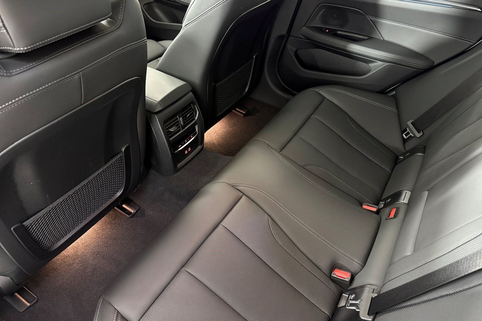 Certified 2024 BMW i4 eDrive35 w/ Convenience Package RWD image 30
