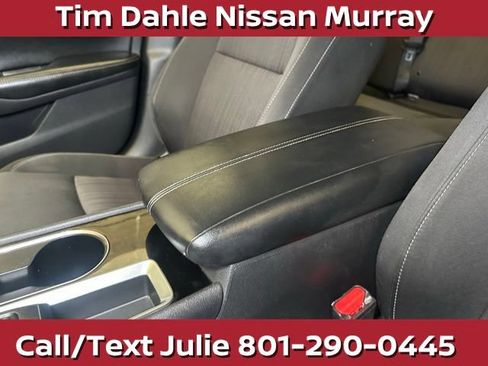 Used 2024 Nissan Altima 2.5 SV FWD image 31