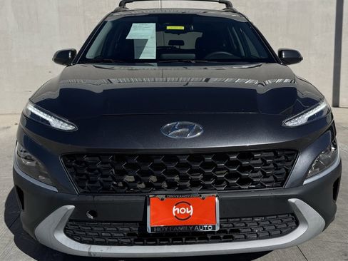 Used 2022 Hyundai Kona SEL w/ Convenience Package image 2