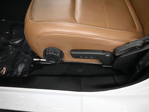 Used 2022 Jeep Wrangler Unlimited Sahara w/ Safety Group image 14