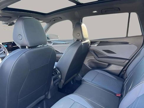 New 2025 Volkswagen Tiguan SE R-Line image 7