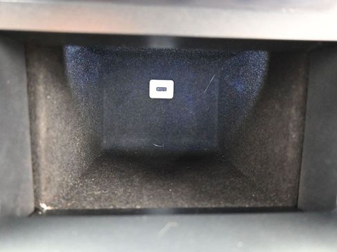 Used 2015 Chevrolet Suburban LT image 33