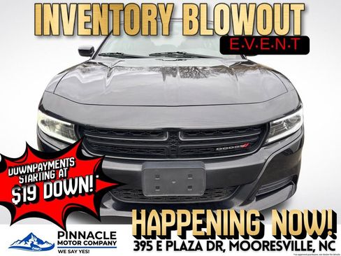 Used 2022 Dodge Charger SXT image 2