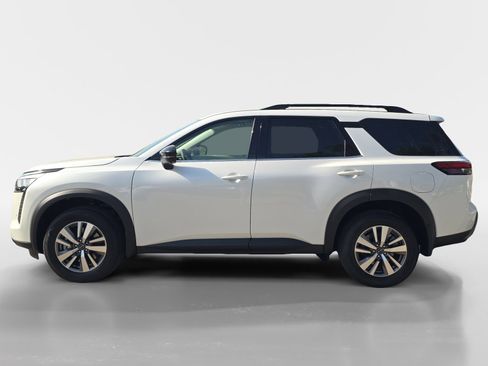 New 2026 Nissan Pathfinder SL AWD/4WD image 2