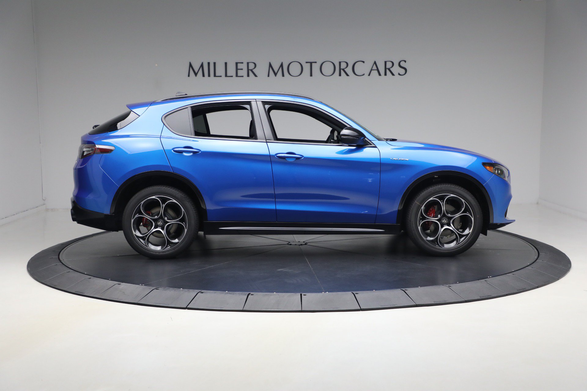 New 2026 Alfa Romeo Stelvio Sprint AWD/4WD image 9