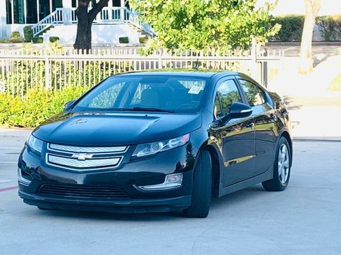 Used 2014 Chevrolet Volt Premium w/ Premium Trim Package image 4