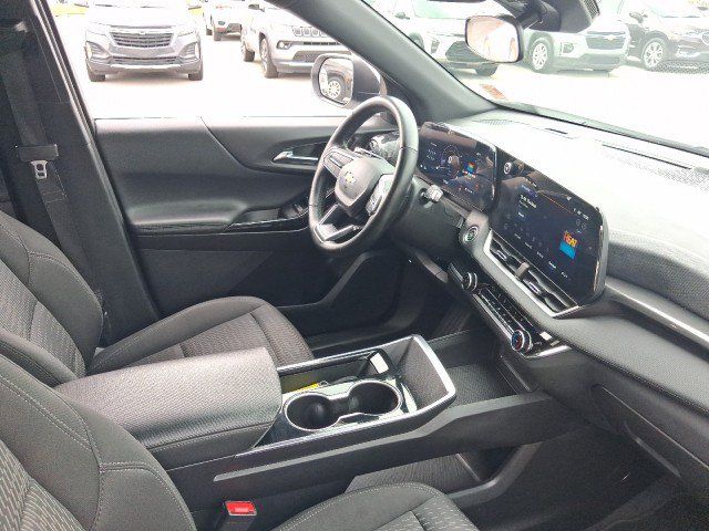 Used 2025 Chevrolet Equinox LT FWD image 42