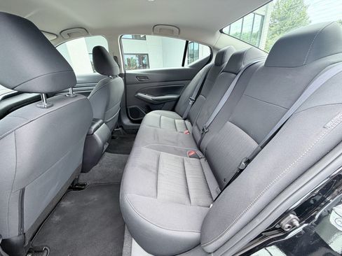 Used 2025 Nissan Altima 2.5 SV FWD image 27