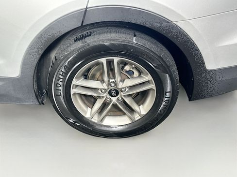 Used 2017 Hyundai Santa Fe Sport FWD image 11