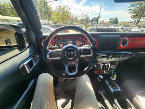 Used 2022 Jeep Wrangler Unlimited Rubicon w/ Xtreme Recon 35" Tire Package image 16