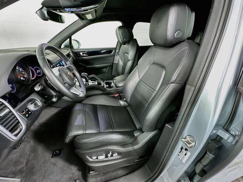 Used 2020 Porsche Cayenne AWD/4WD image 21
