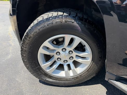 Used 2020 Chevrolet Suburban LT AWD/4WD image 48